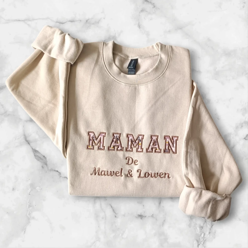 Sweat brodé personnalisé MAMAN + Prénom(s)